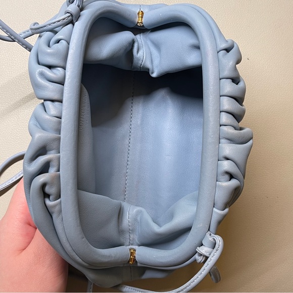 Bottega Veneta Blue Leather Mini shoulder bag The Pouch Bag women - Picture 6 of 9